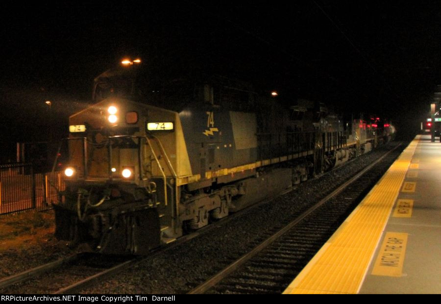 CSX 74 leads Q404